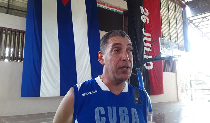 baloncesto femenino entrenan 2