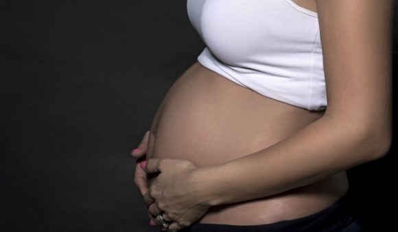 mujer embarazada coronavirus 580x339