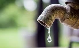 pluma gota agua