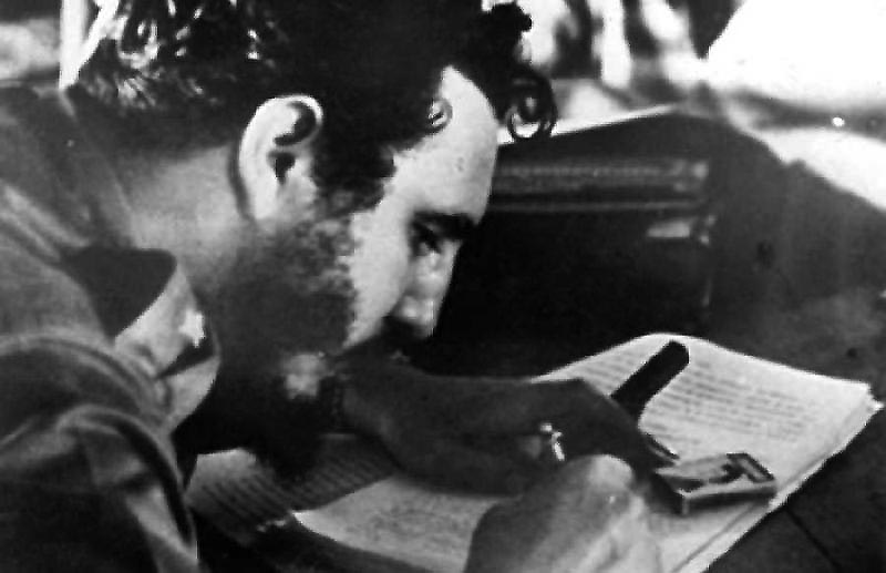 fidel castro firma reforma agraria