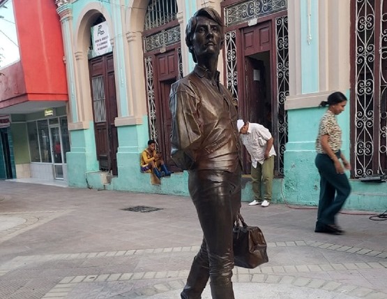 estatua enriqueta favez portada