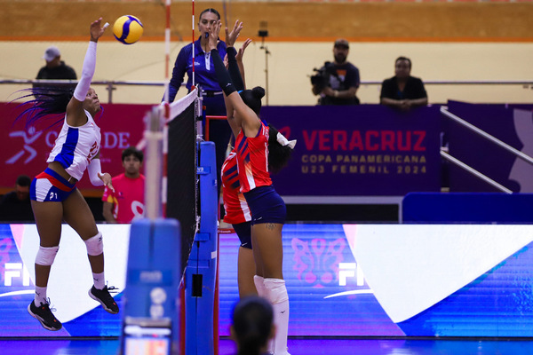 24 CPAN U23 Whitney James At DOM