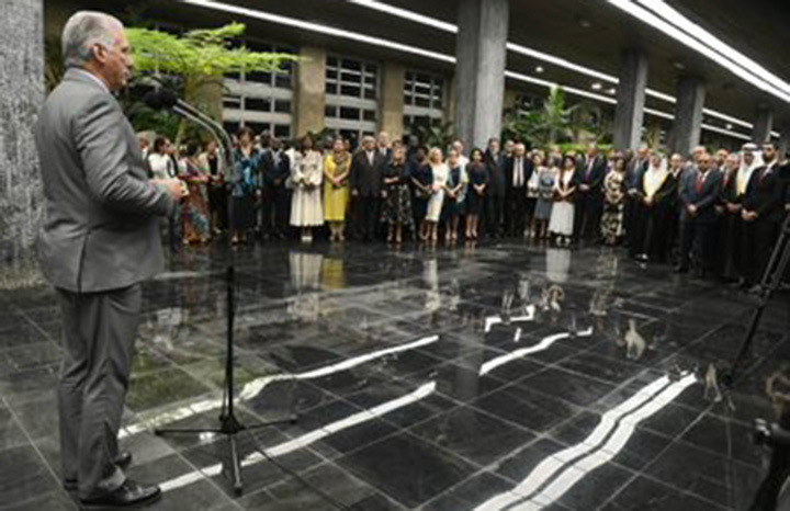 0219 diplomaticos