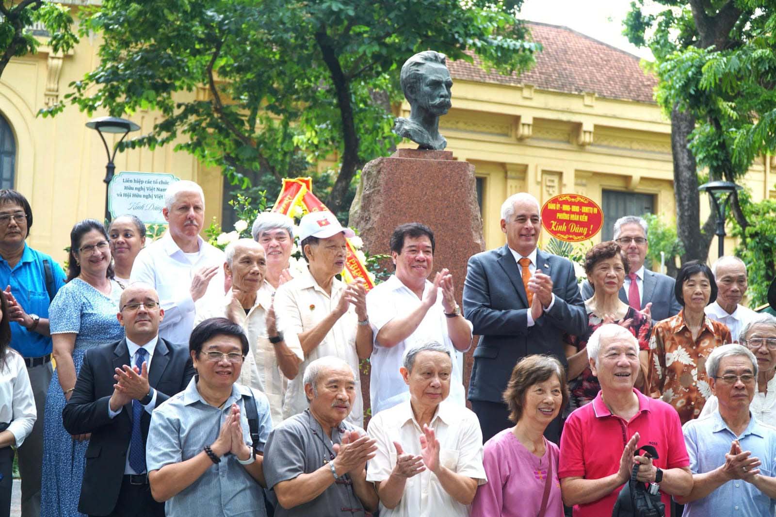 0724 gerardo penalver en hanoi