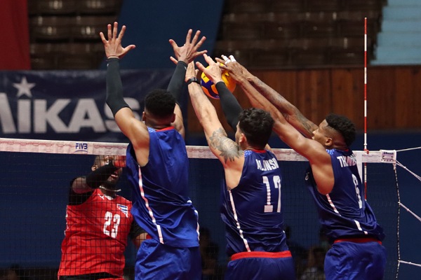 25 VNL Juego Coliseo bloqueo