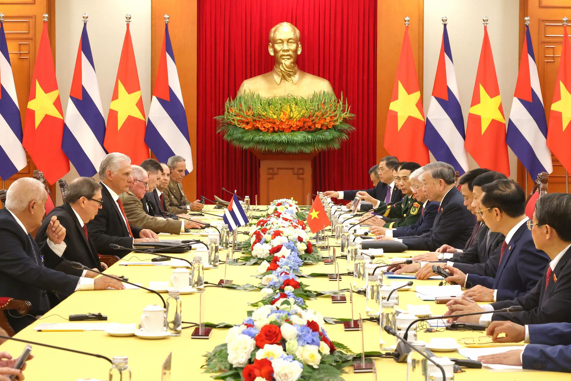 to lam y diaz canel en hanoi 2