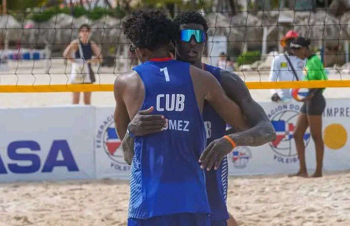 1001 damian gomez y eblis veranes voli playa