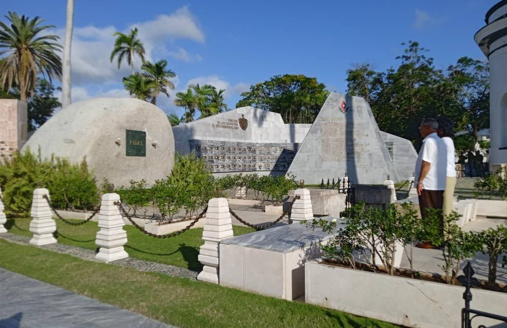 0128 ofrendas florales jose marti stgo