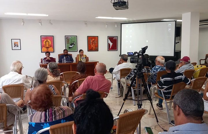 1405 coloquio nicolas guillen2