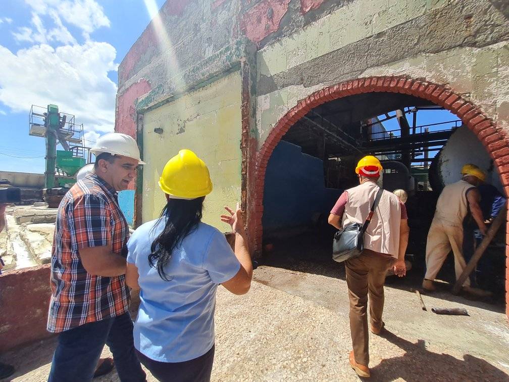 visita caimanera salina