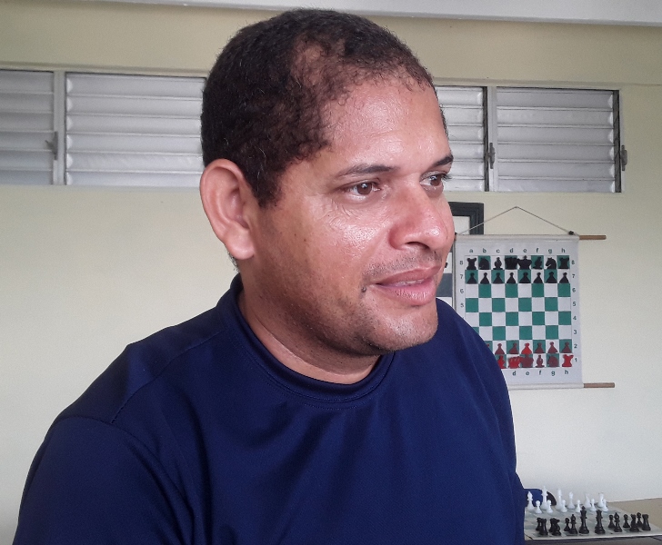 yuber entrenador ajedrez portada