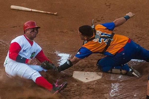 Las tunas sancti spiritus beisbol 580x386