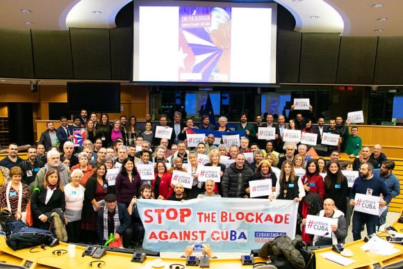 No a los efectos del bloqueo contra Cuba en Europa 580x387