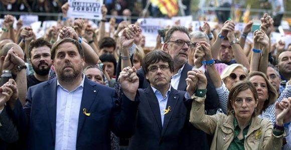 Partidos independentistas podrían proclamar el jueves la República catalana