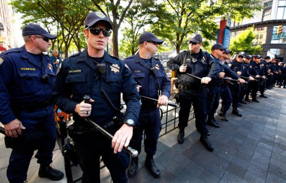 Policias Asesinan EEUU 580x372