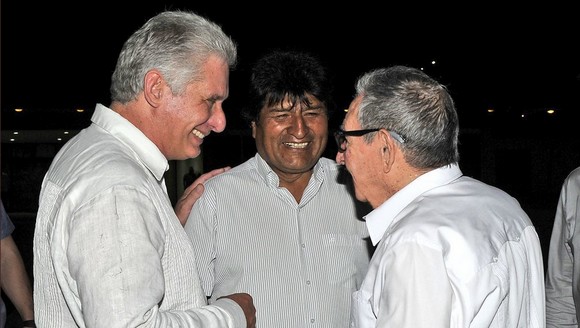 Raul y Diaz Canel con Evo Morales 580