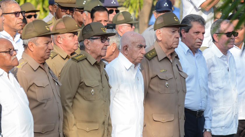 Raúl Castro honras fúnebres a Efigenio Ameijeiras