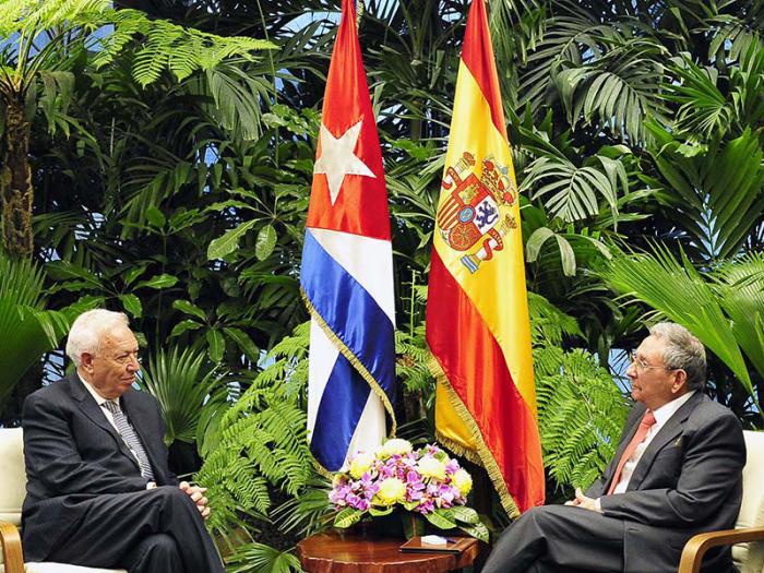 Recibió Raúl al Ministro de Asuntos Exteriores y de Cooperación del Reino de España