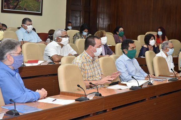 Reunion coronavirus dia 7 4 er 4 580x386