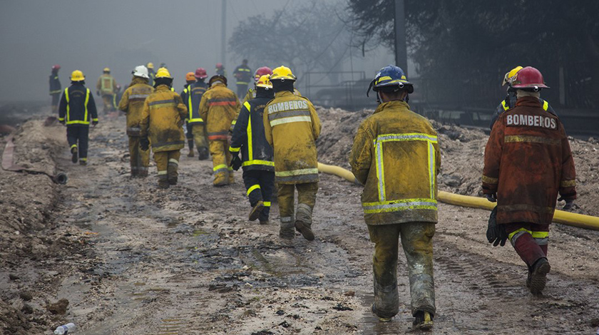 0 12 jovenes bomberos