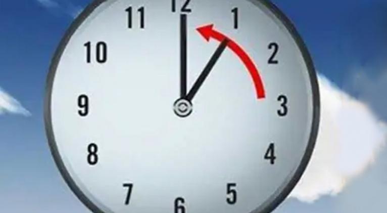 cuba retrasa una hora los relojes para restablecer horario normal