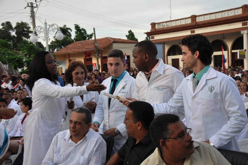 1graduación Medicina Gtmo 2017 2