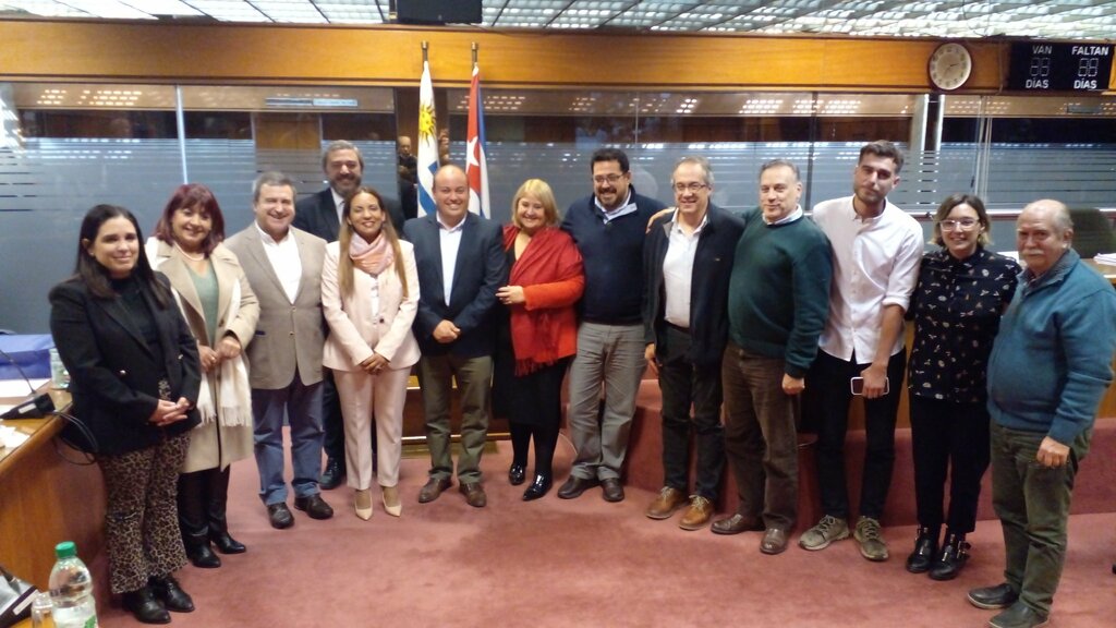 0206 grupo uruguay cuba