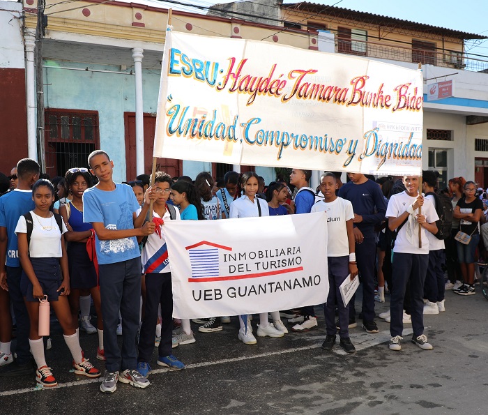 desfile pioneril por el primero de mayo 2025 2