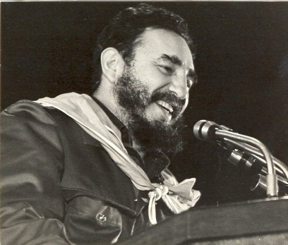 Fidel habla en el Acto por el XV Aniversario de la Fundación de los CDR 28 de septiembre de 1975 Revista Bohemia 580x493
