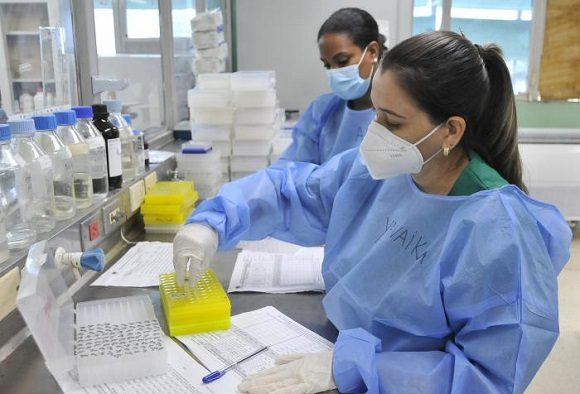 cientificos cubanos 580x394