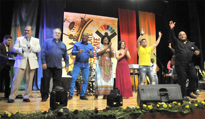clausura chocolate cafe