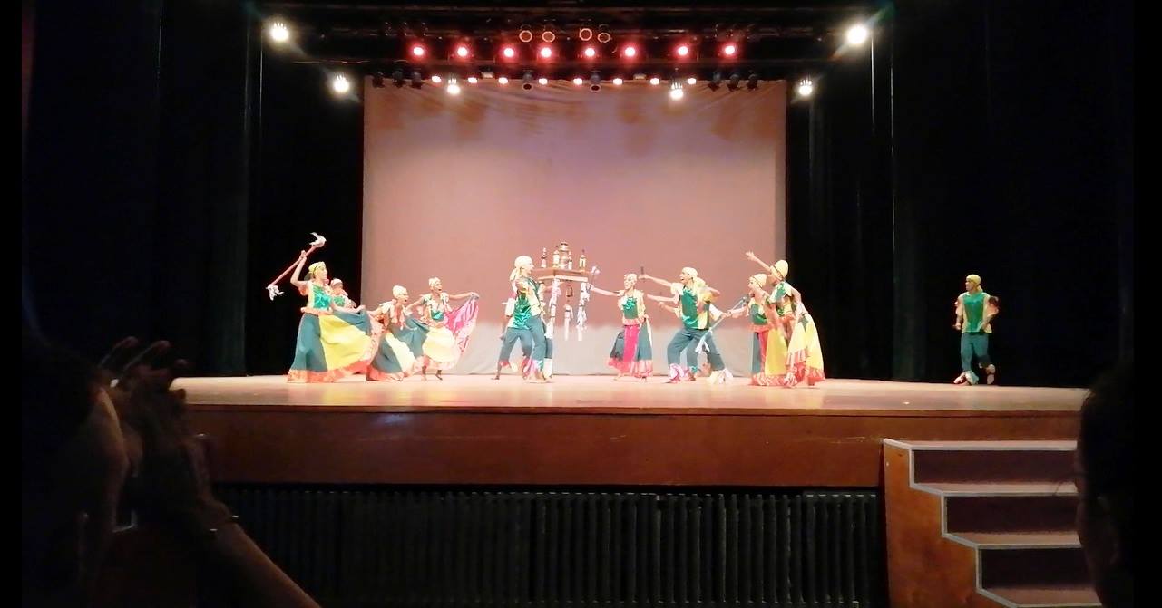 danza estudiantes encuentro2