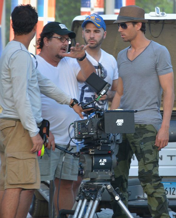 enrique Iglesias Alejandro Perez 580x718