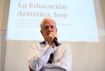 luis alvarez