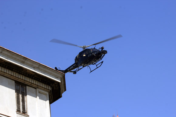 Helicoptero-Rapido-y-Furioso-sobrevuela-La-Habana4