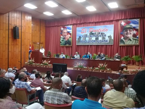 diaz canel en Guantánamo