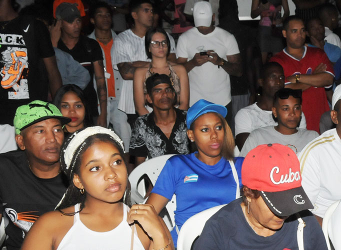 Apoyo al Team Asere 8