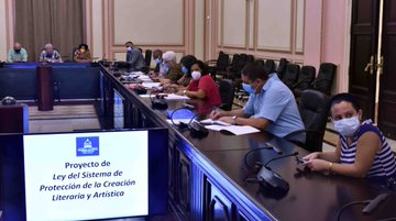 diputados debaten