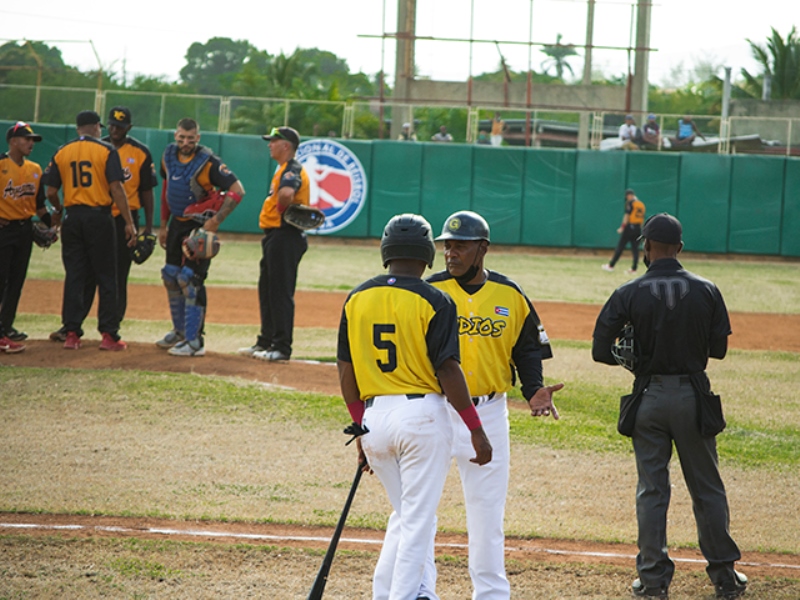 Indios del Guaso vs Azucareros de Villa Clara béisbol Cuba 2022 12