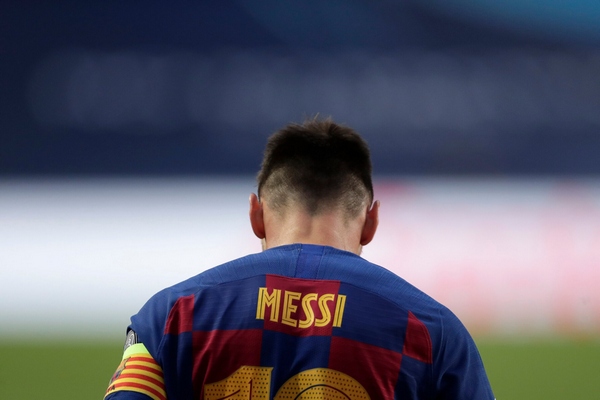 20 Messi de espaldas