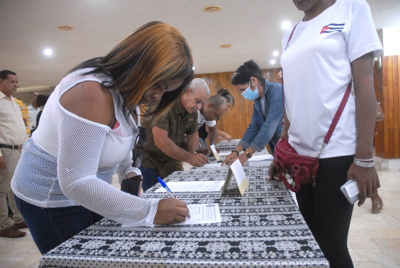 firma del código de ética de los cuadros. Gtmo 6