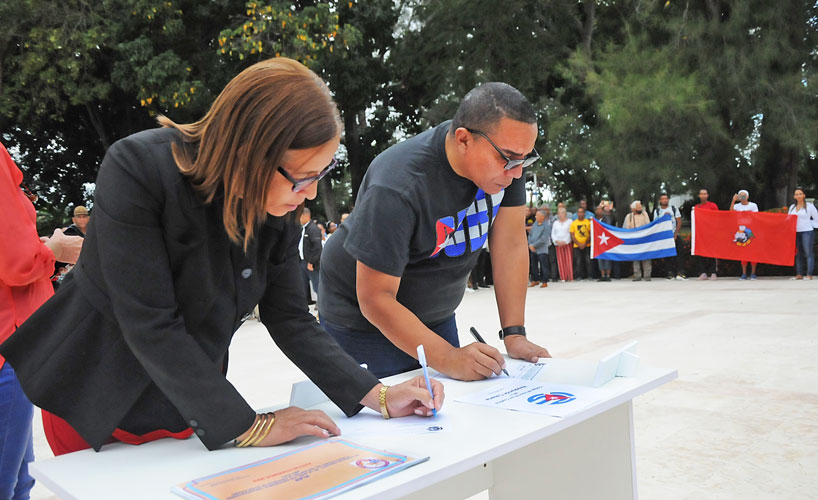 firma del código de ética de los cuadros. Gtmo 8