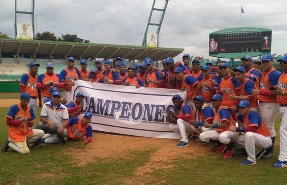 gallitos campeones del sub 23.jpg 2.jpg foto merislubi gonzalez 580x375