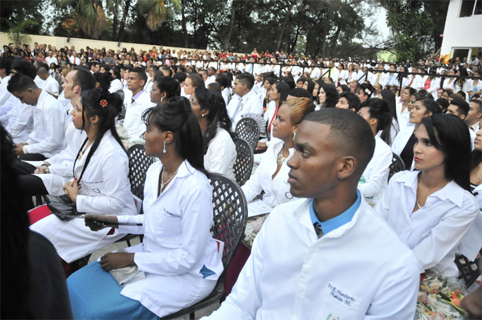 5 grsaduación Medicina Guantánamo 2015