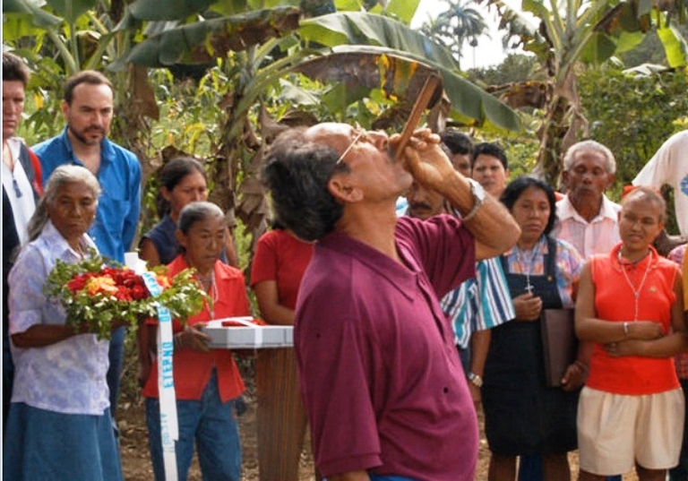 ceremonia caridad indios