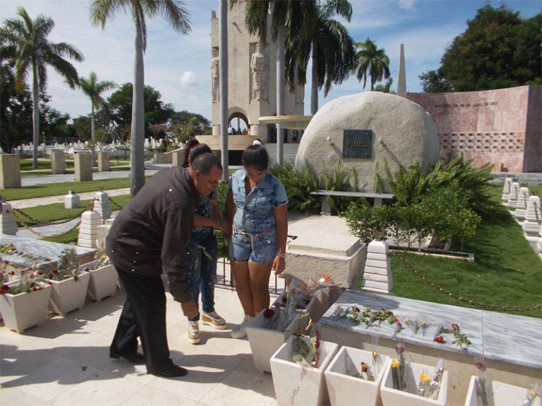 cursistas homenaje fidel
