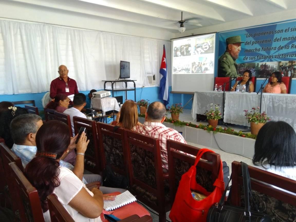 educacion reunion preparatoria