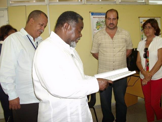 embajador mozambique universidad2