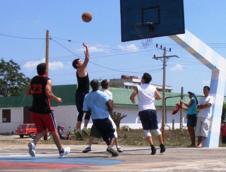 juego de baloncesto tomada de internet