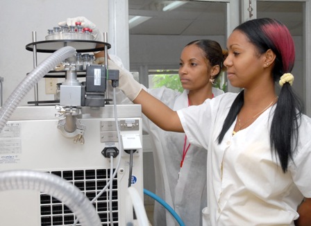 jóvenes de ciencias en Guantánamo